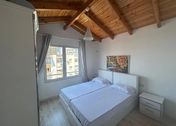 Penthouse Centre تيرانا